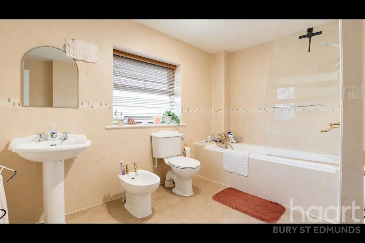 Brunwyn Close, Bury St Edmunds, IP32, photo 12