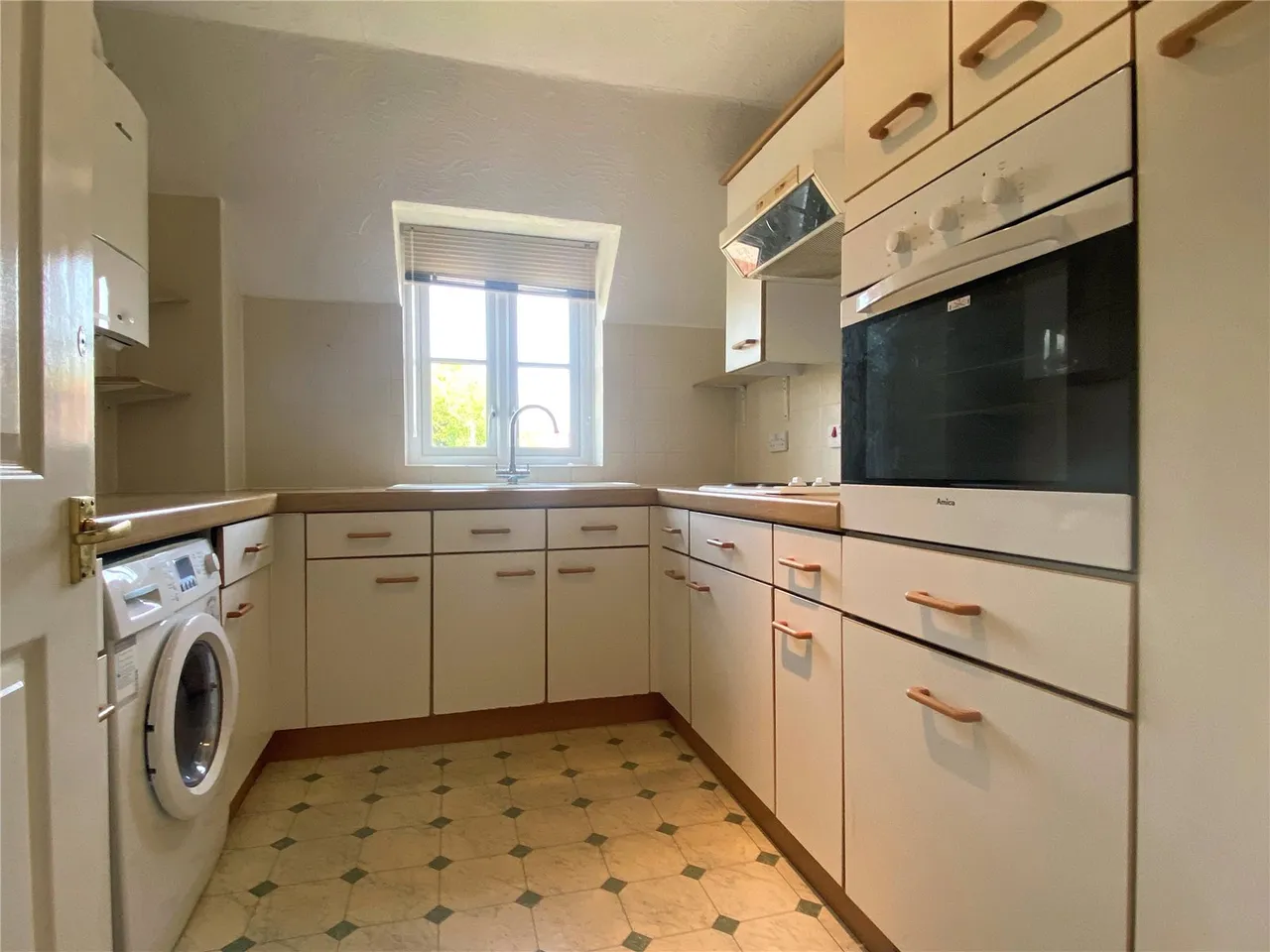 Anchorage Way, Lymington, Hampshire, SO41 8JL, photo 3