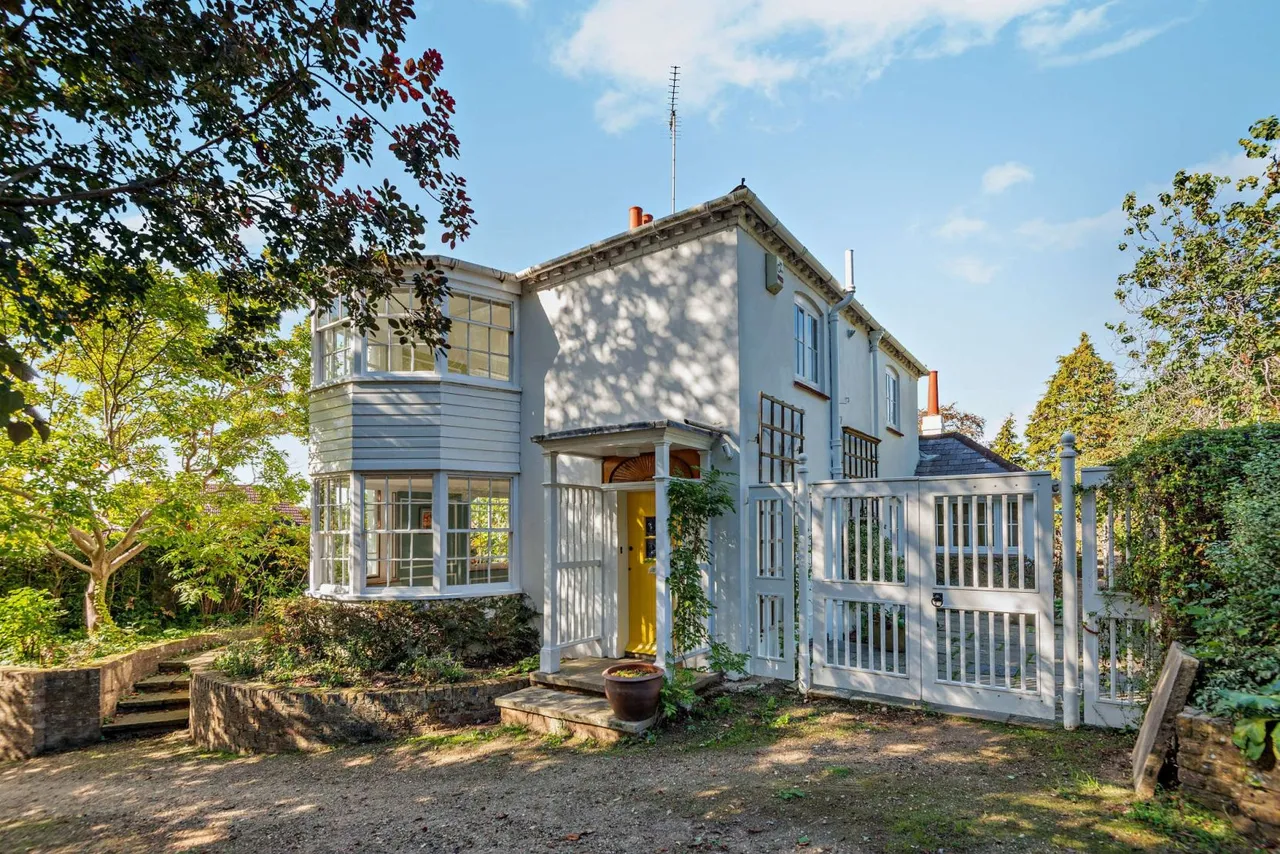 3 bed house to rent, London Road, Chalfont St. Giles, HP8