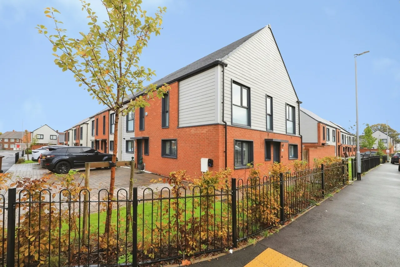 3 bed house for sale, Juniper Avenue, Wolverhampton, WV10