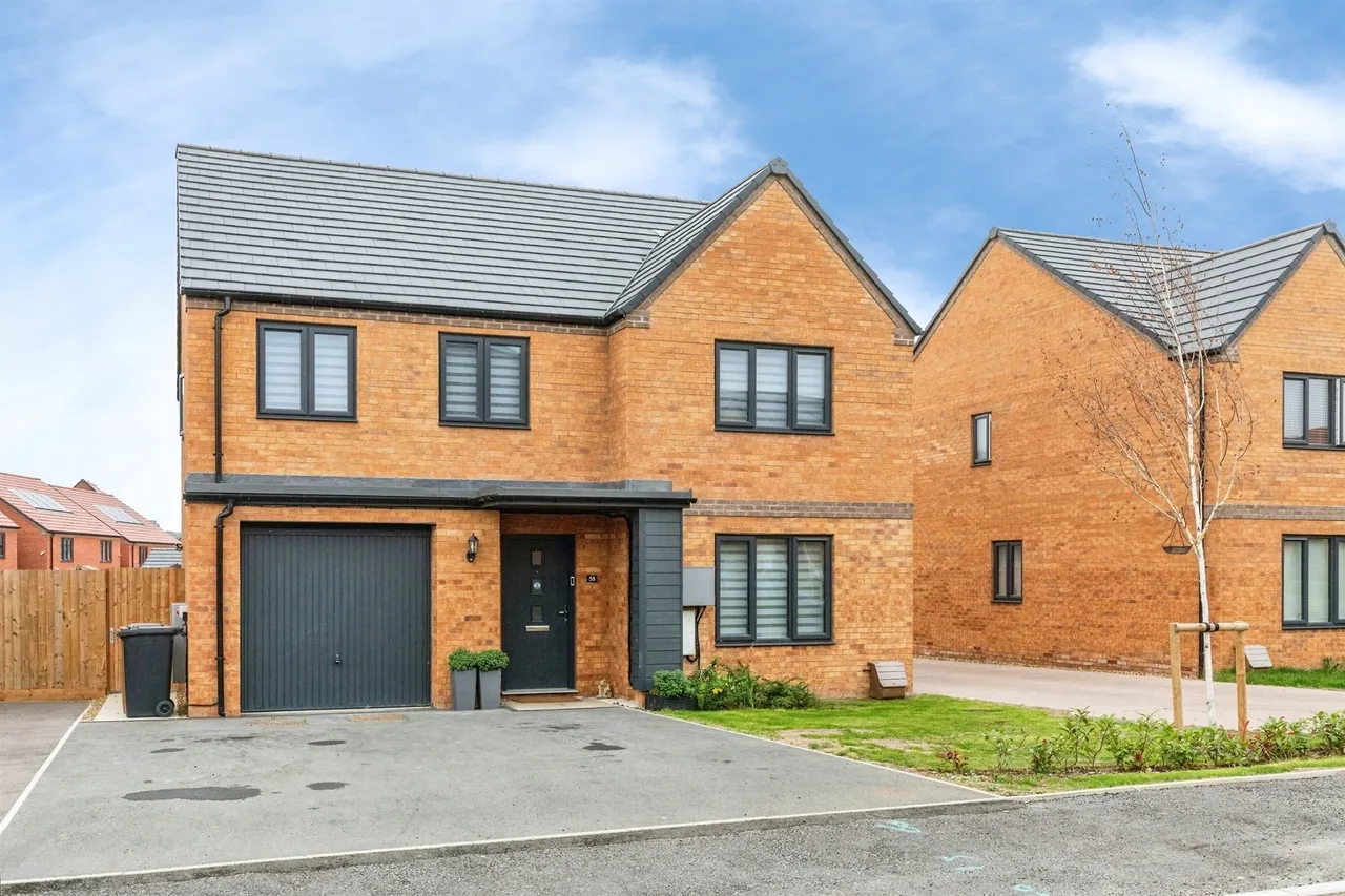 4 bed house for sale, Eleanor Drive, Wellingborough, NN8