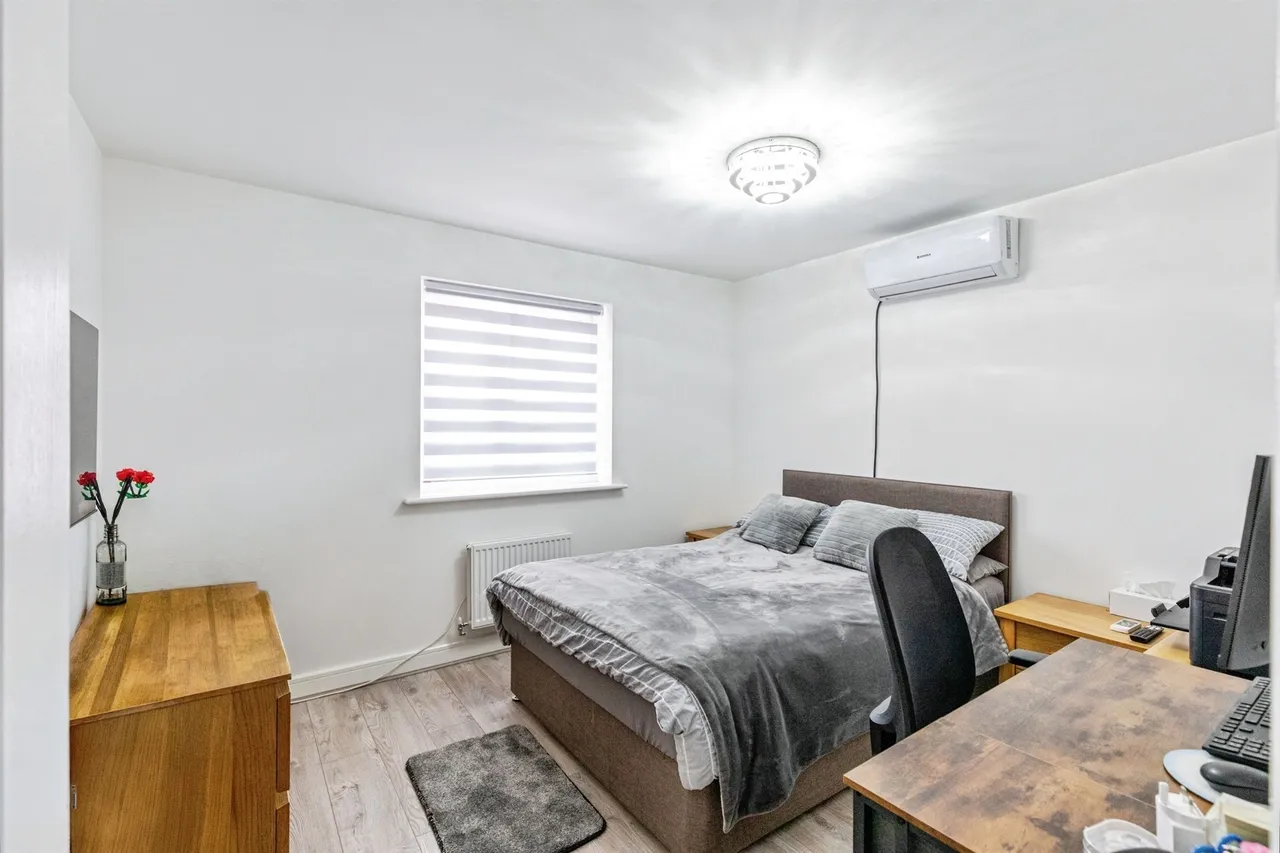 Eleanor Drive, Wellingborough, NN8, photo 12