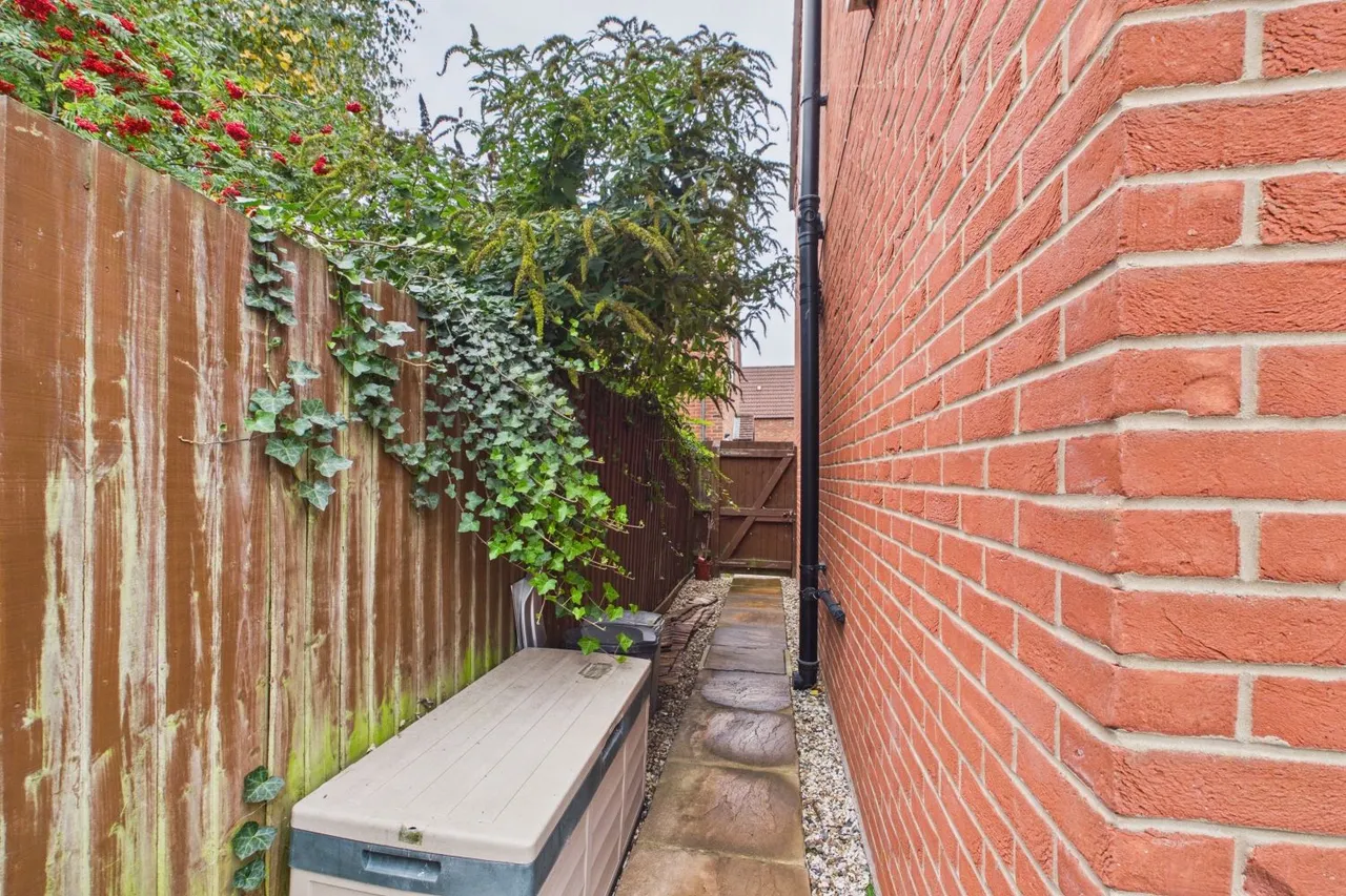 Foxglove Court, Spalding, PE11, photo 14