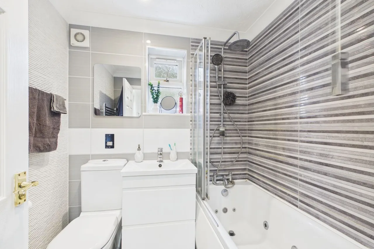Foxglove Court, Spalding, PE11, photo 11