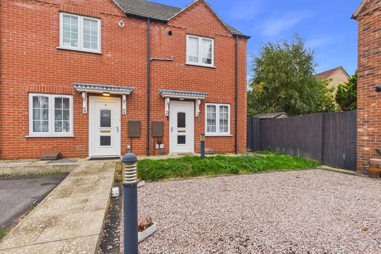 2 bed house to rent, Foxglove Court, Spalding, PE11