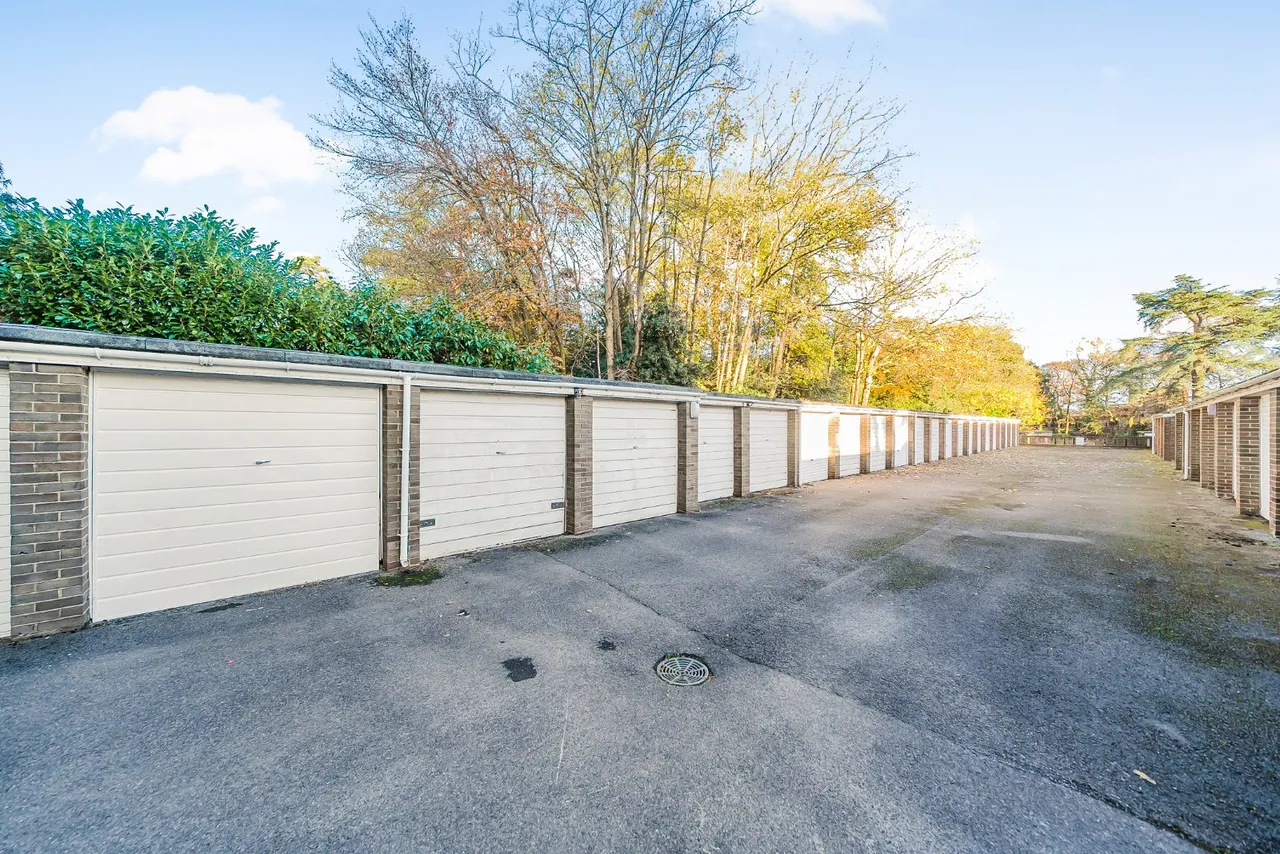 Bassett Avenue, Bassett, SO16, photo 10