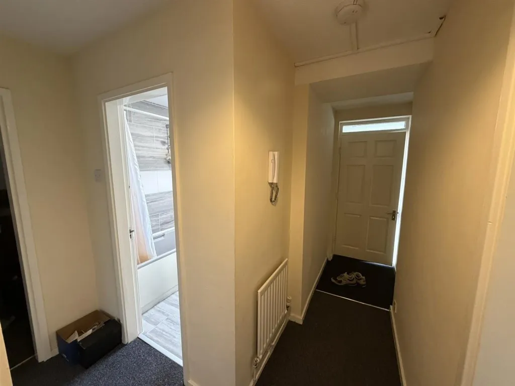 Regency Court, Bradford, BD8, photo 4
