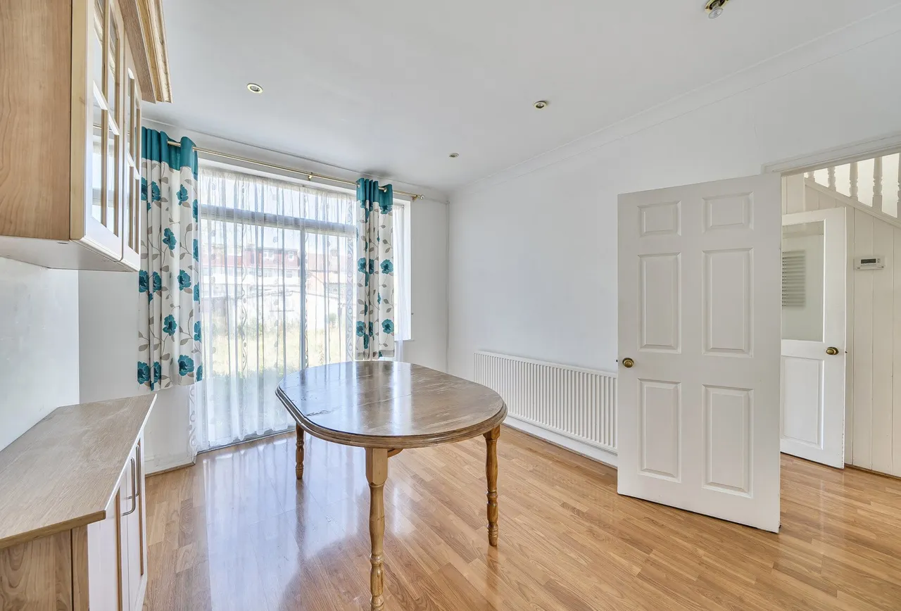 Princes Avenue, London, NW9 9JE, photo 4
