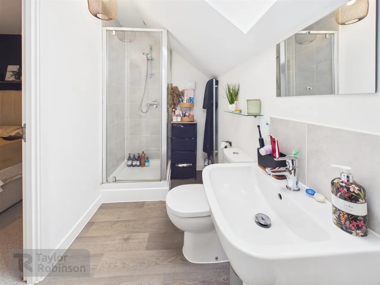 Emerald Road, Forge Wood, RH10, photo 7