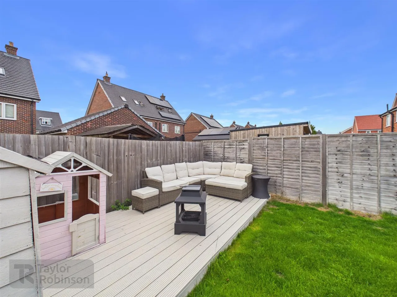Emerald Road, Forge Wood, RH10, photo 9