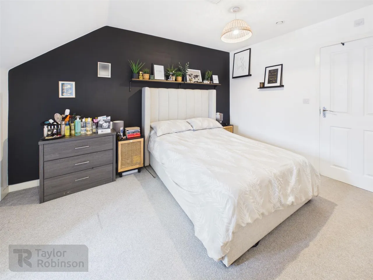 Emerald Road, Forge Wood, RH10, photo 6