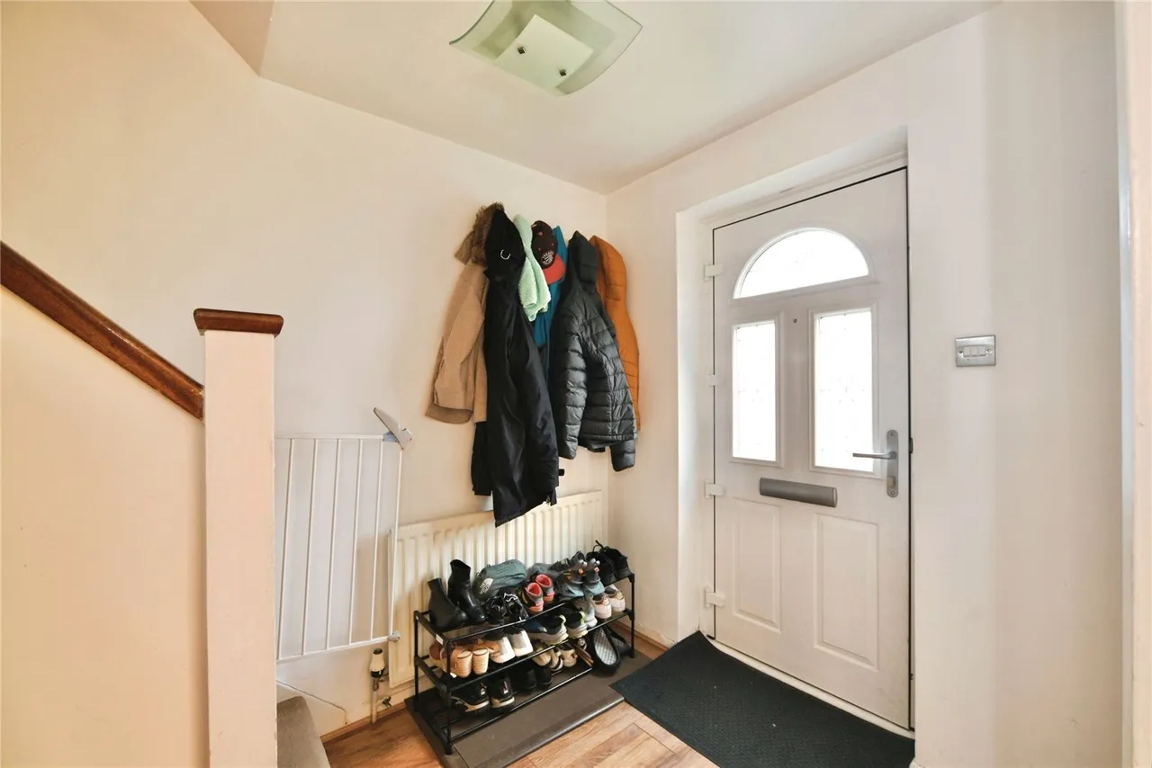 Pine Close, Southgate, London, N14, photo 12