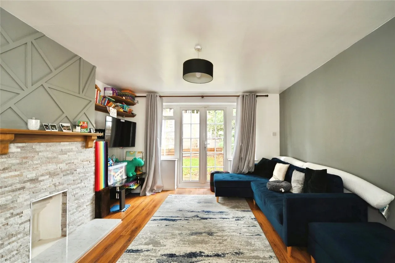 Pine Close, Southgate, London, N14, photo 2