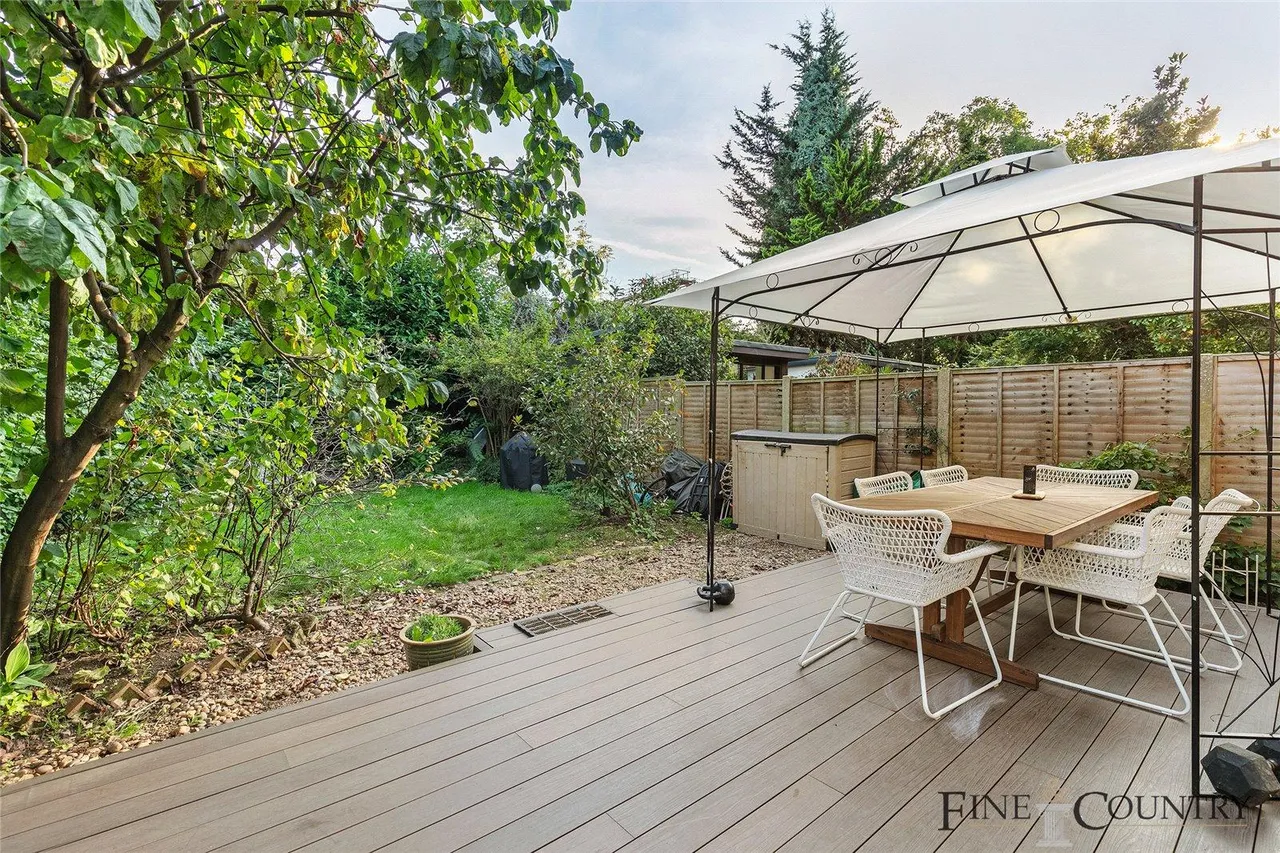 Brondesbury Villas, London, photo 18