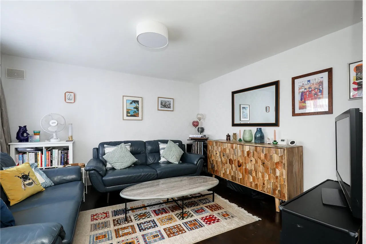 Balmain Close, London, W5, photo 11
