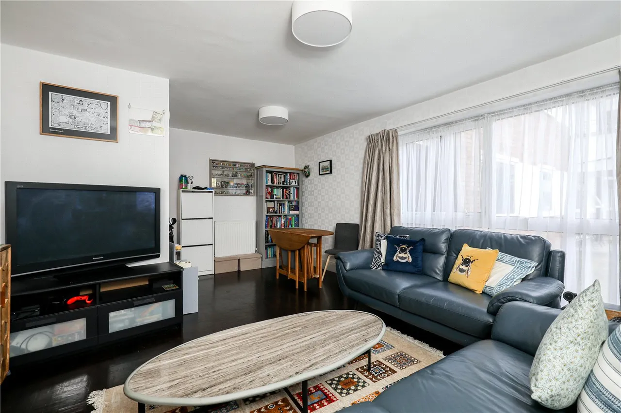 Balmain Close, London, W5, photo 4