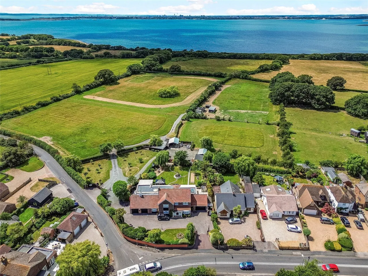4 bed house for sale, Havant Road, Hayling Island, PO11