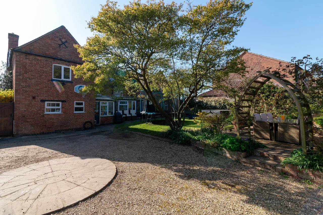 4 bed house for sale, Main Road, Cotgrave, NG12
