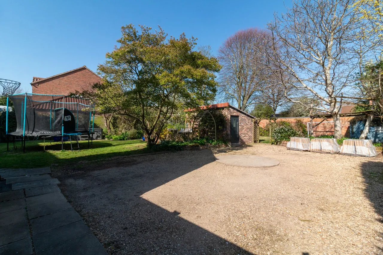 Main Road, Cotgrave, NG12, photo 38