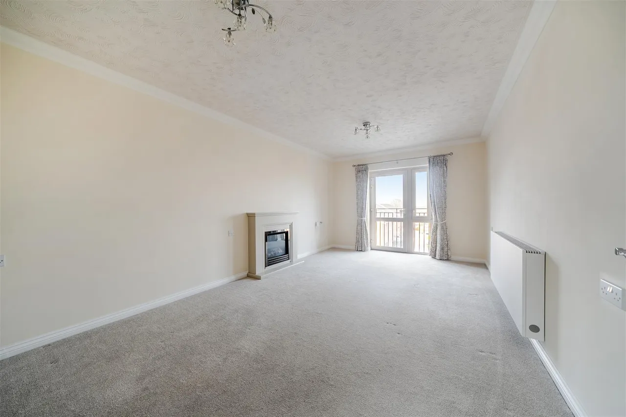 Botley Road, Park Gate, SO31, photo 2