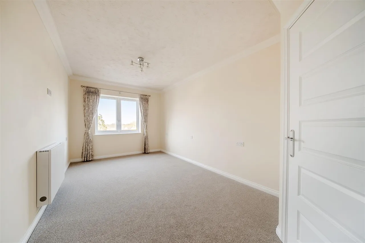 Botley Road, Park Gate, SO31, photo 7