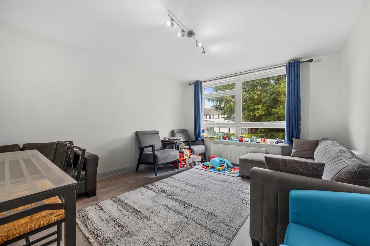 2 bed flat for sale, Putney Heath Lane, London, SW15