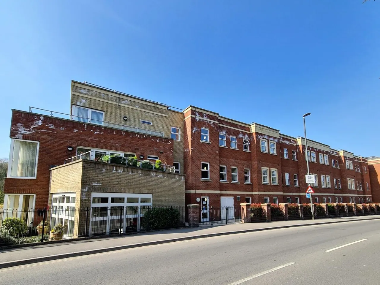 1 bed flat for sale — Cainscross Road, Stroud