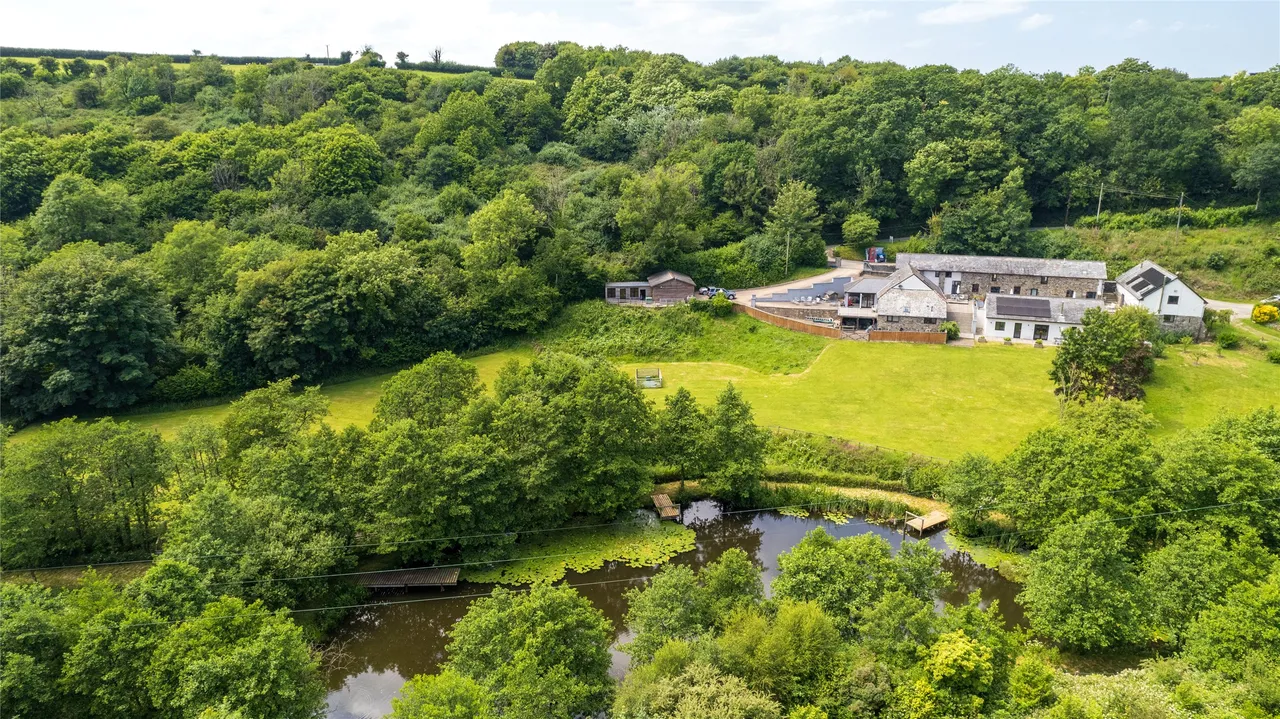 Seven Characterful Cottages & 4.5 Acres, West Down, EX34, photo 22