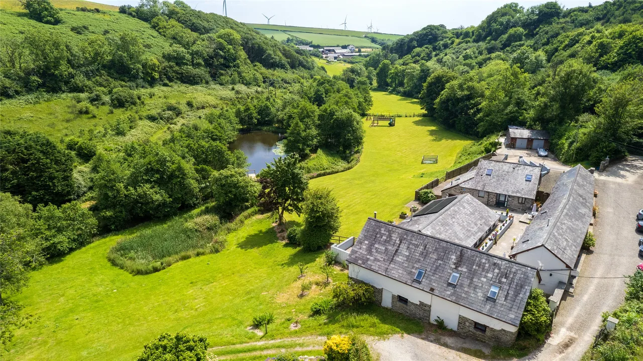 Seven Characterful Cottages & 4.5 Acres, West Down, EX34, photo 47