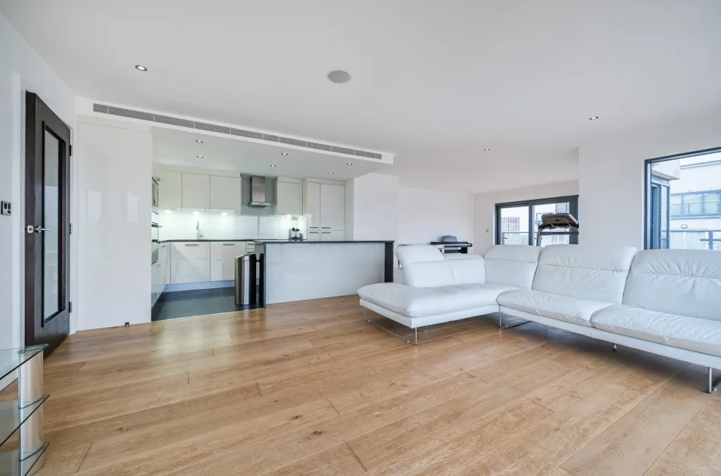 Boulevard Drive, Beaufort Park, NW9, photo 3