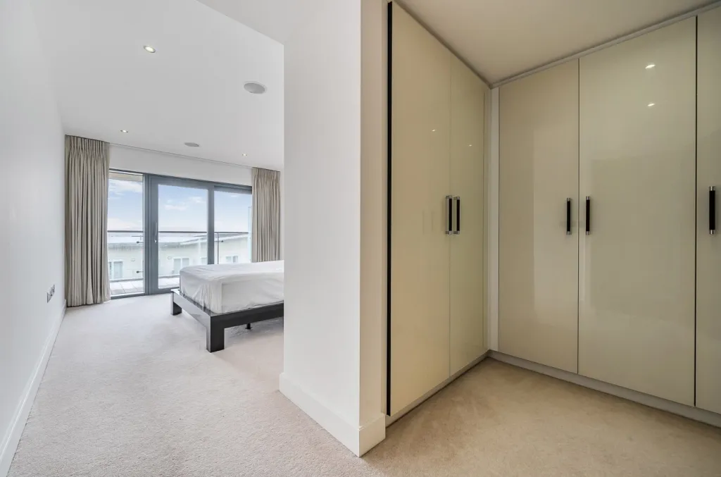 Boulevard Drive, Beaufort Park, NW9, photo 10