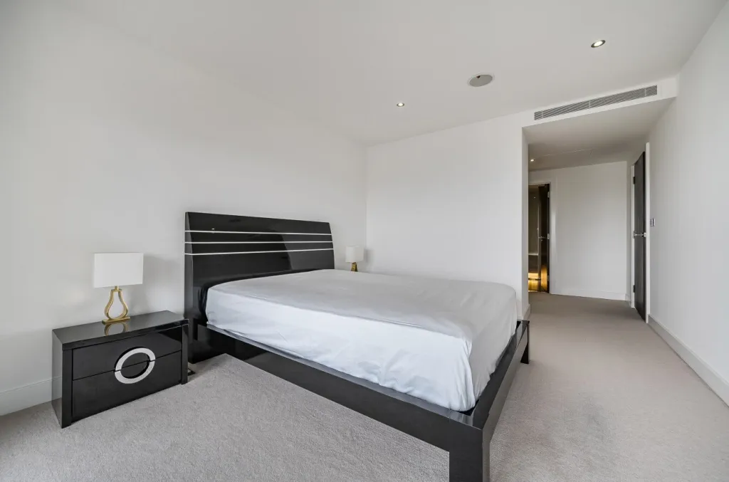 Boulevard Drive, Beaufort Park, NW9, photo 11