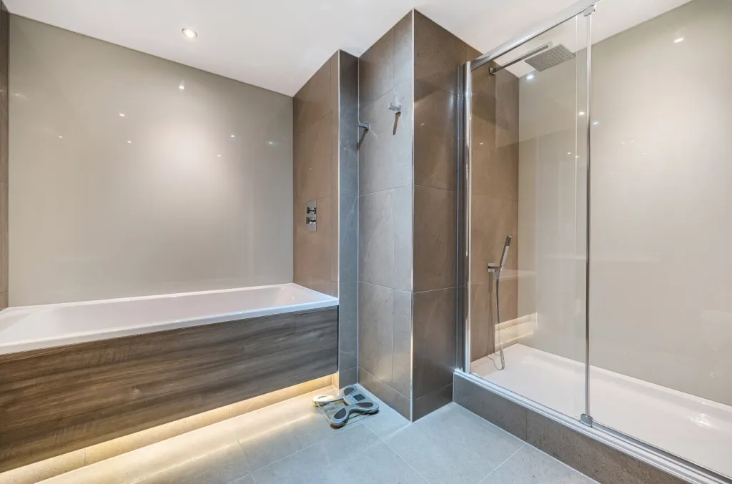 Boulevard Drive, Beaufort Park, NW9, photo 13