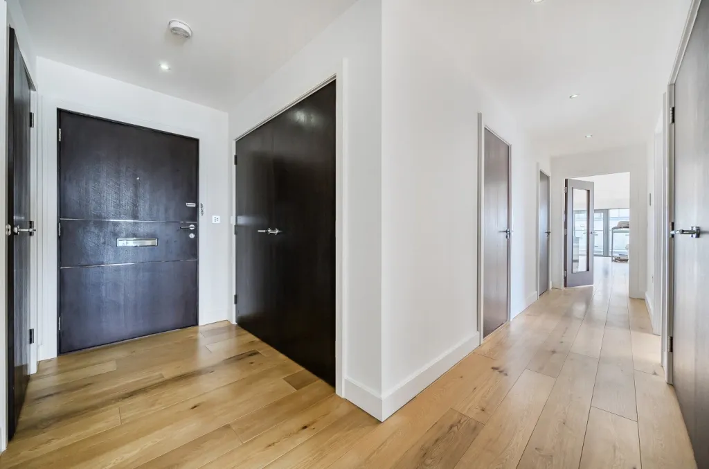 Boulevard Drive, Beaufort Park, NW9, photo 9
