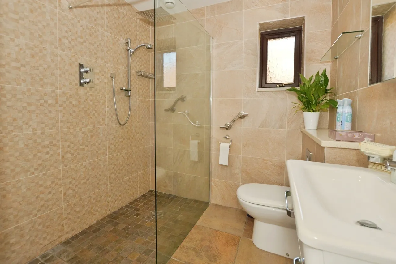 Samuel Mews, Lydd, TN29, photo 11