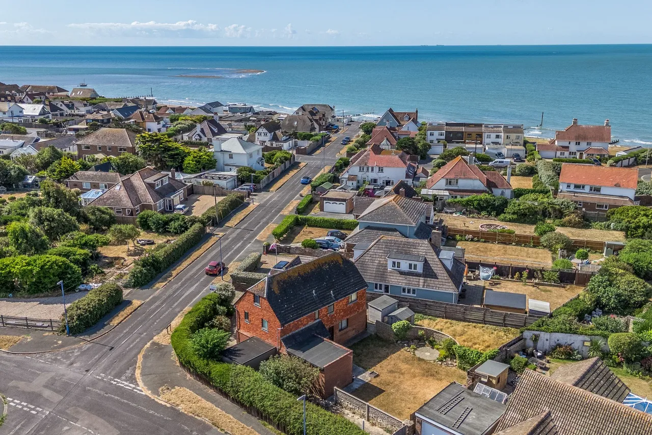 Warner Road, Selsey, PO20, photo 4