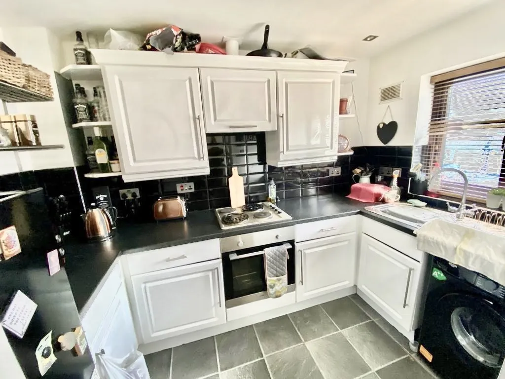 Schoolgate Close, Shelfield, WS4, photo 2