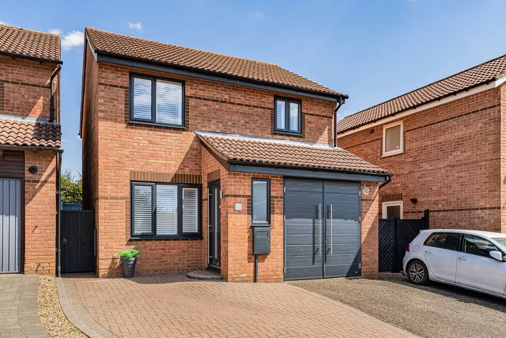 3 bed house for sale — Hexham Gardens, Bletchley, Milton Keynes, Buckinghamshire, MK3 5EX