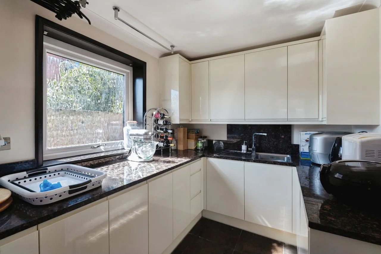 Brackley Crescent, Basildon, SS13, photo 7
