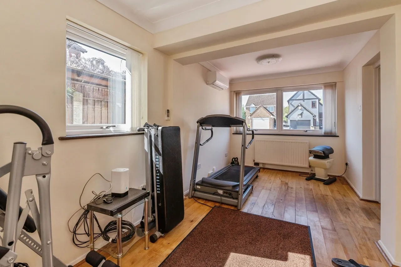 Brackley Crescent, Basildon, SS13, photo 18