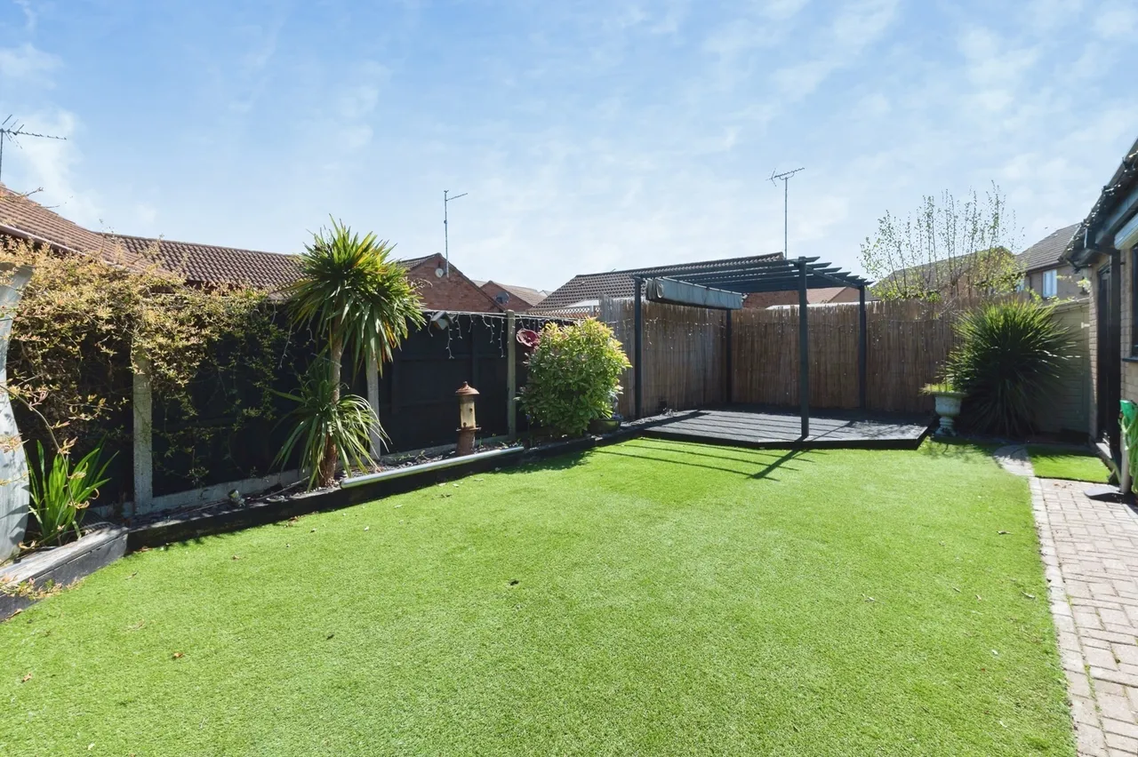 Brackley Crescent, Basildon, SS13, photo 2
