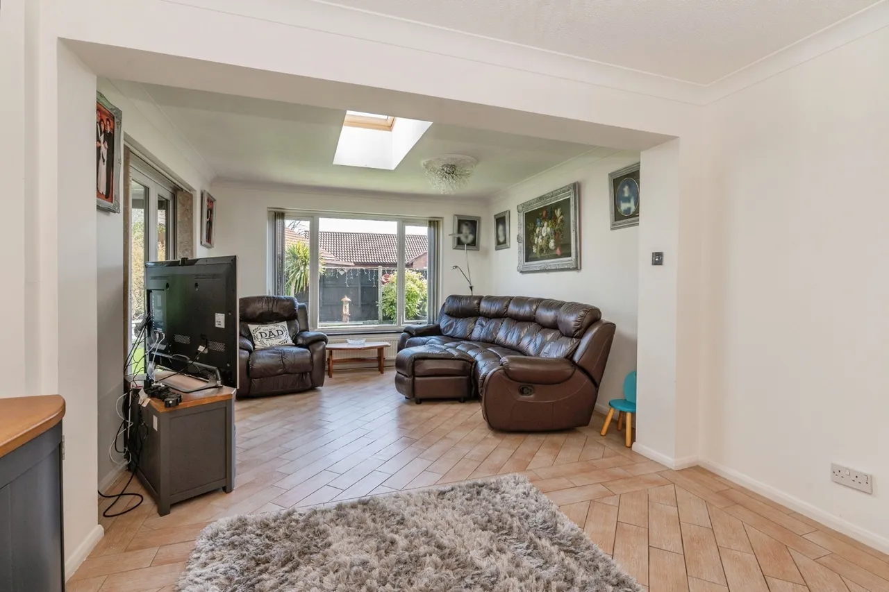 Brackley Crescent, Basildon, SS13, photo 17
