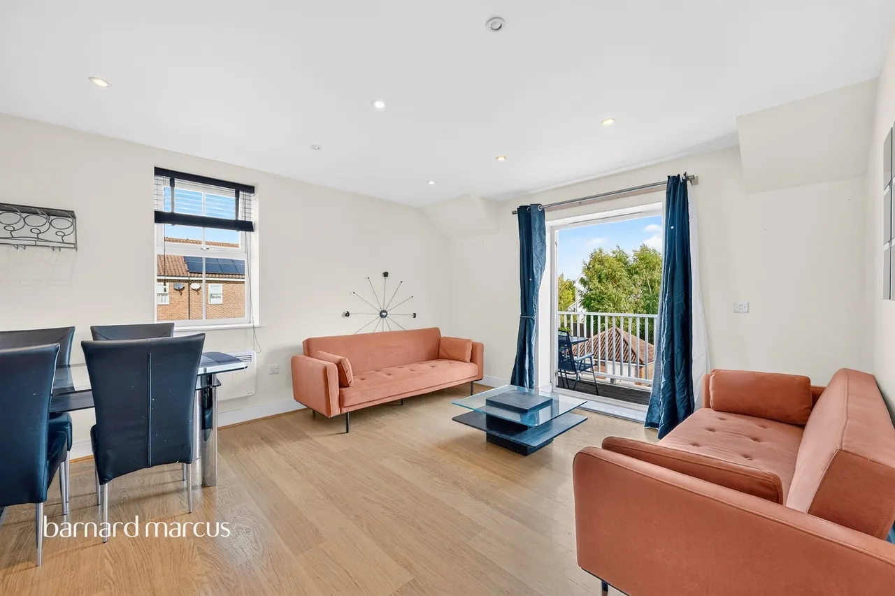 Beaumont Drive, Worcester Park, KT4, photo 2