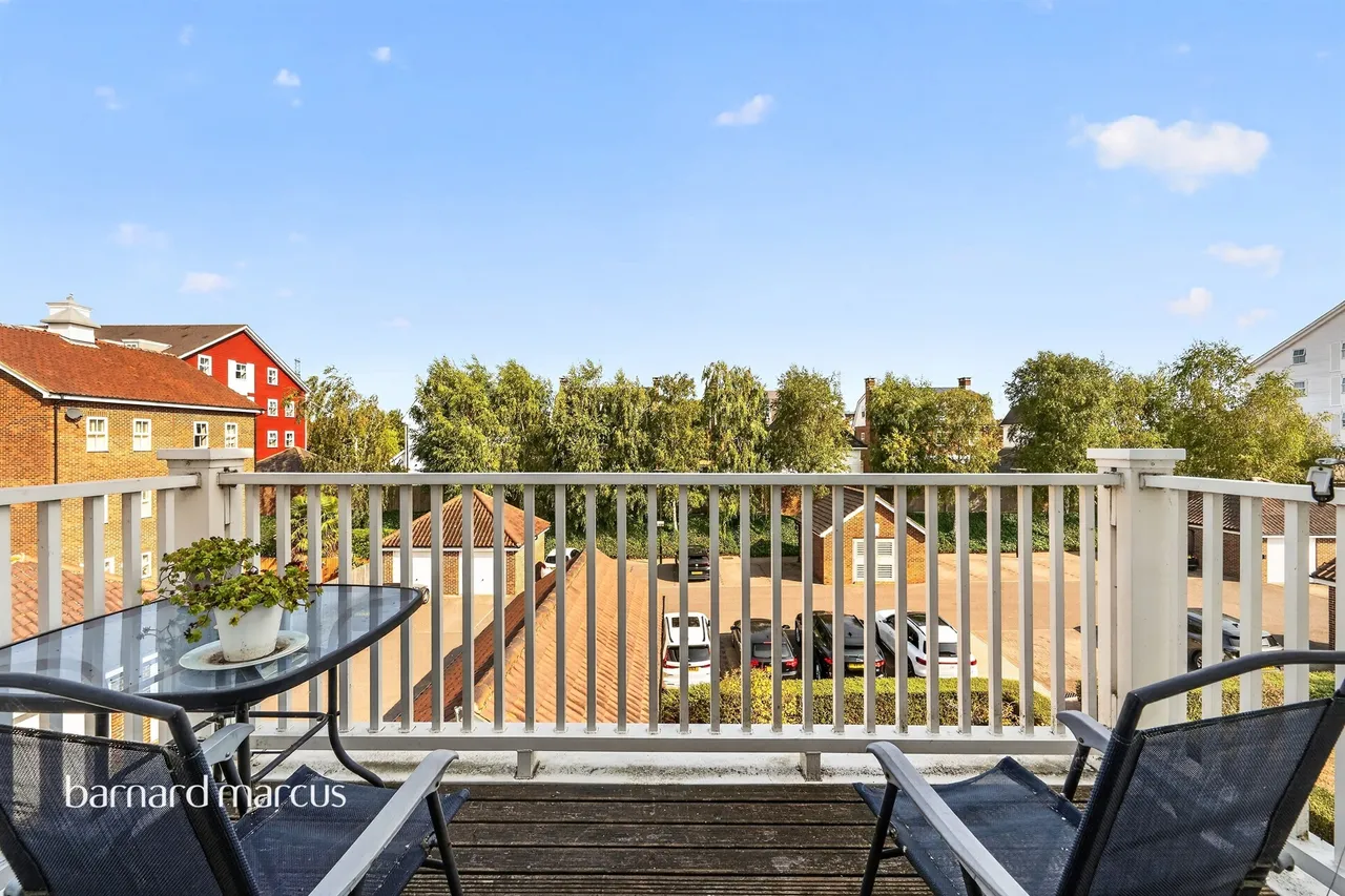 Beaumont Drive, Worcester Park, KT4, photo 3