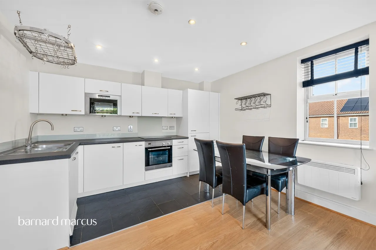 Beaumont Drive, Worcester Park, KT4, photo 4
