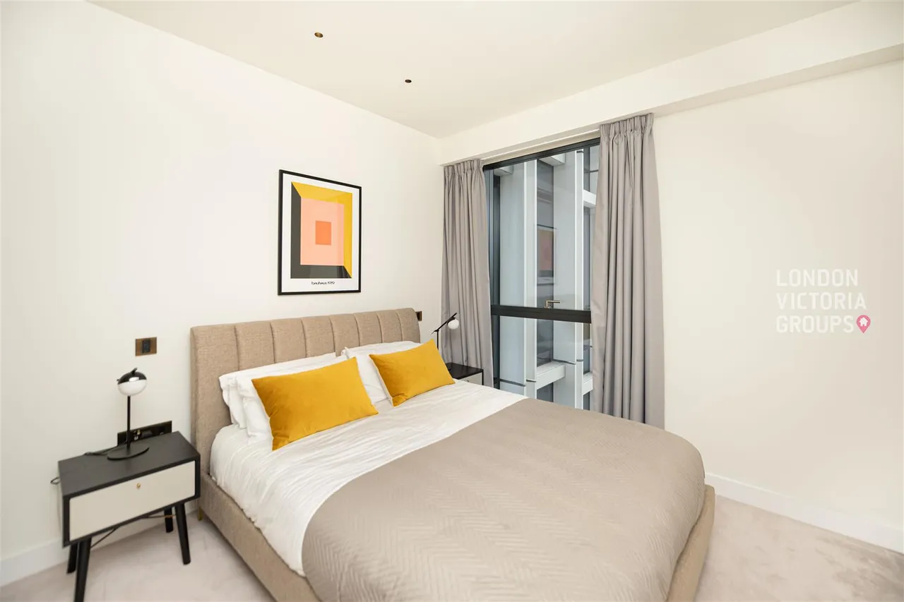 Nine Elms Lane, London, photo 5