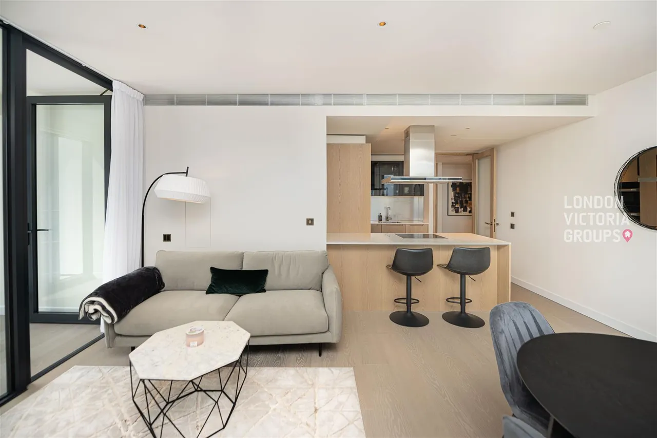 2 bed flat to rent, Nine Elms Lane, London