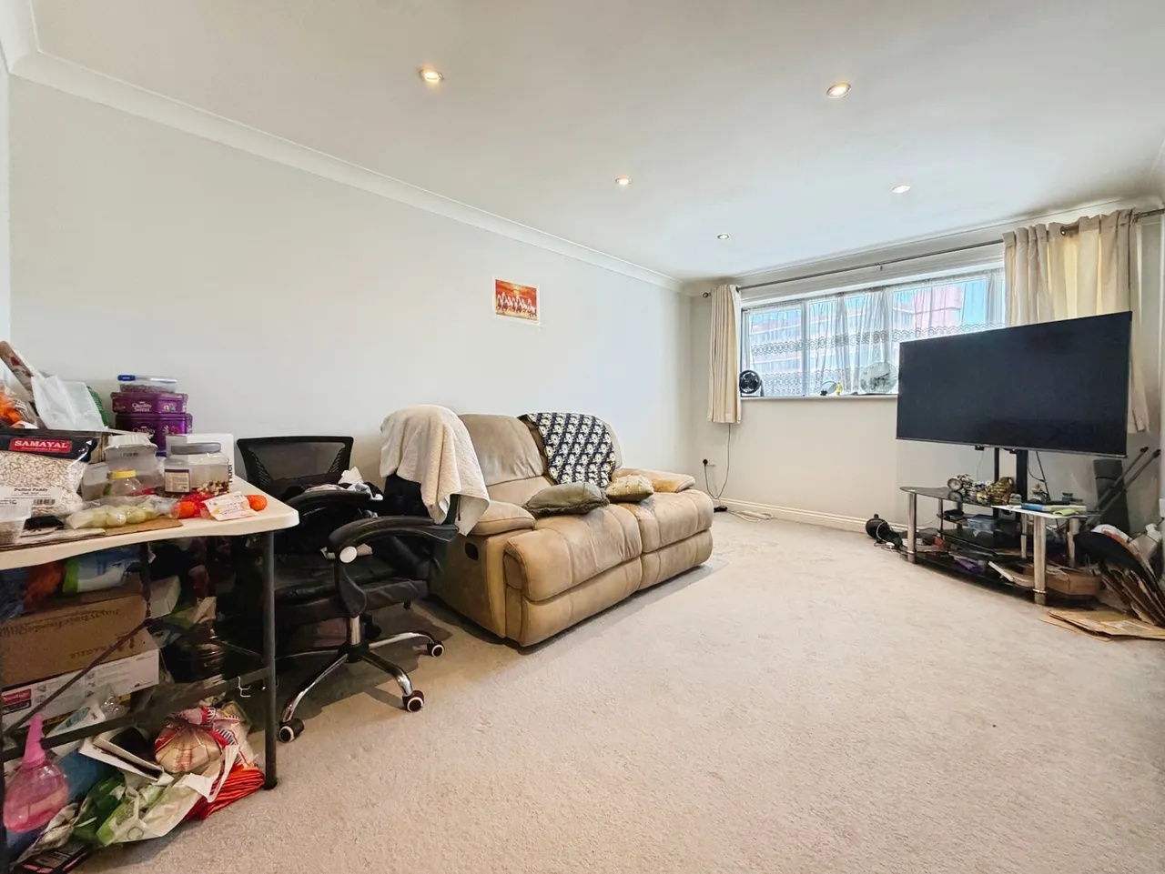 Queensmead, Farnborough, Hampshire, GU14 7SU, photo 2