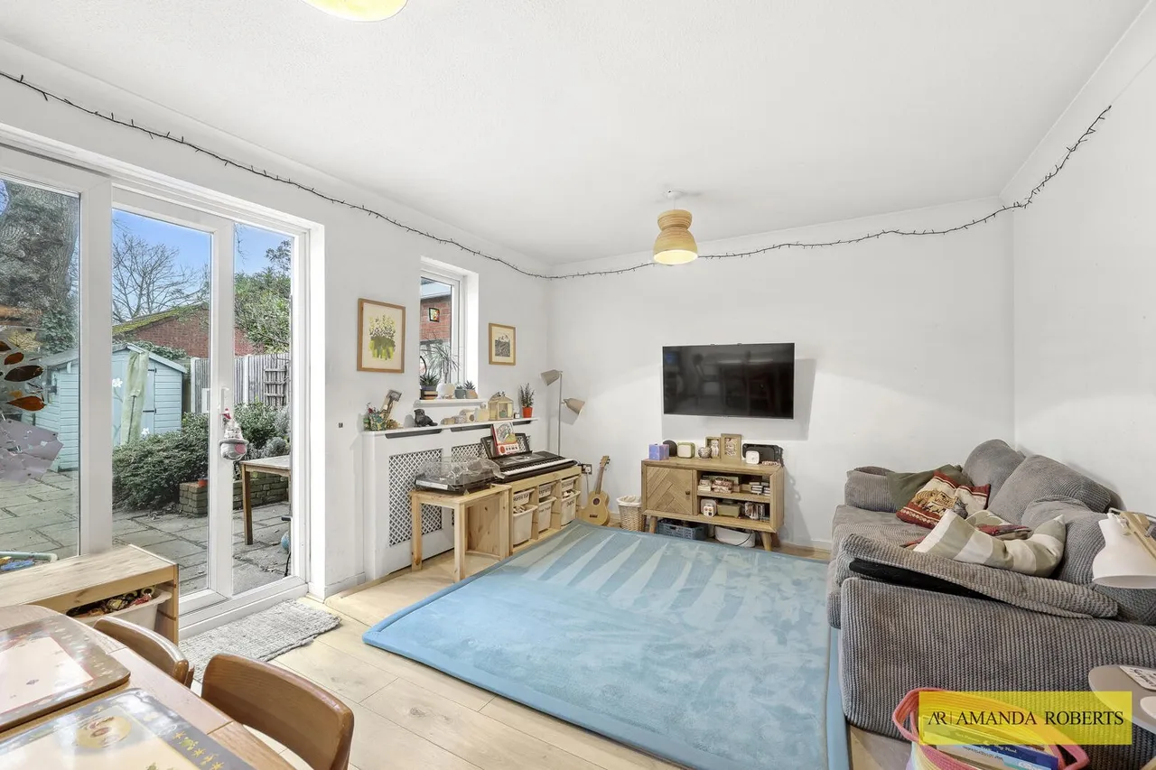 Greenbank Close, London, photo 12