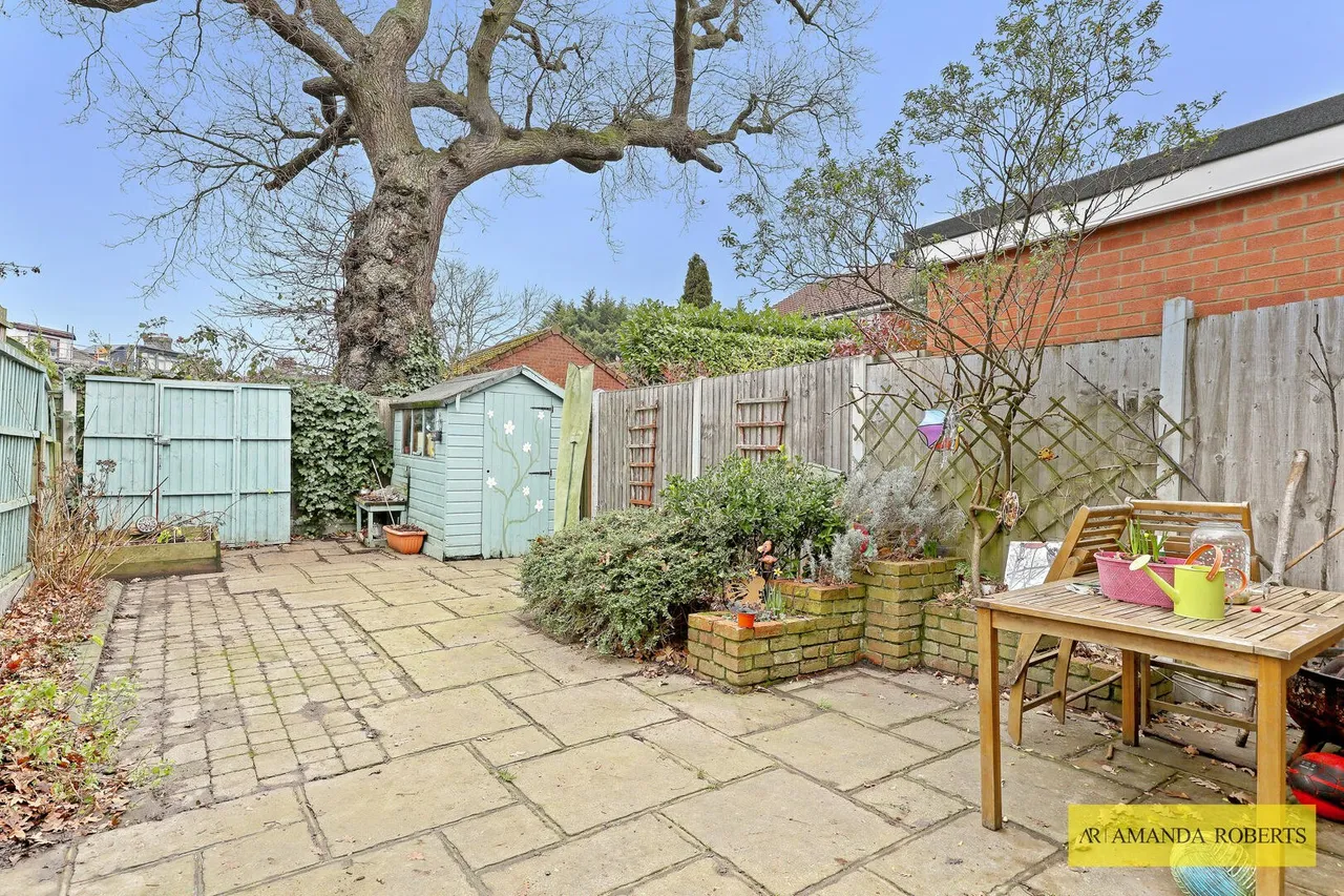 Greenbank Close, London, photo 19